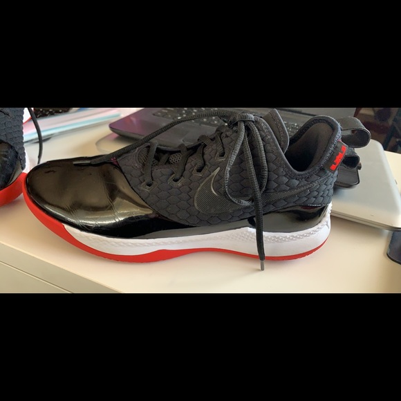 Men’s Lebron 3 Witness - Picture 1 of 2